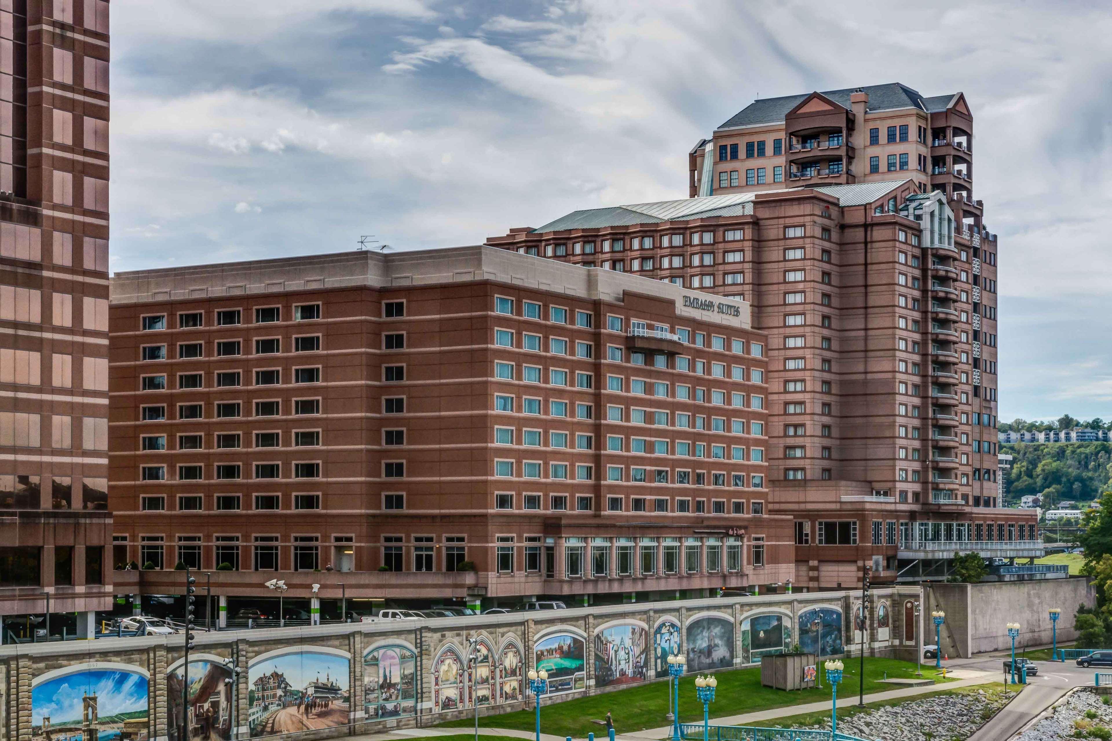 Embassy Suites Cincinnati - Rivercenter Covington Exterior photo