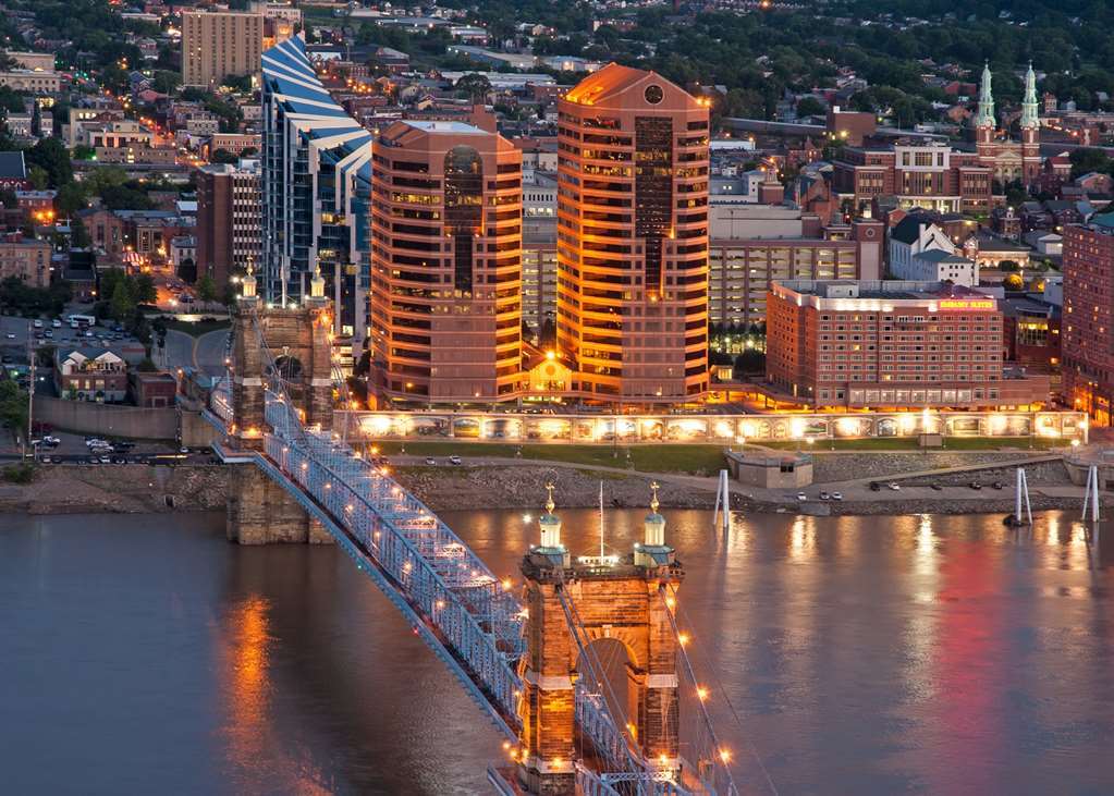 Embassy Suites Cincinnati - Rivercenter Covington Exterior photo